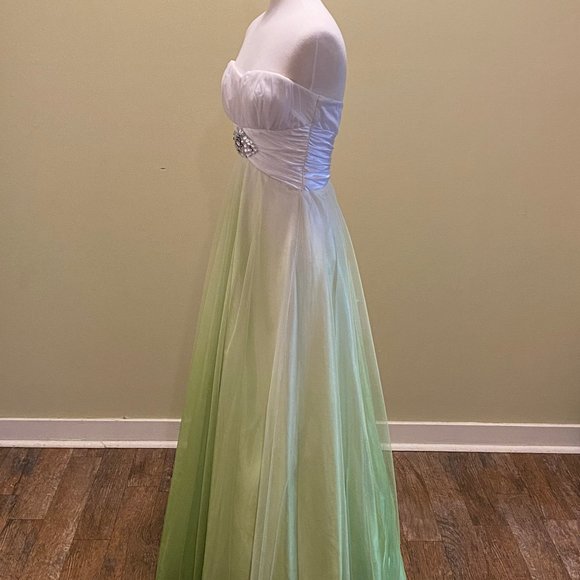 B Darlin Formal Dress Size 7/8 - Picture 3 of 5